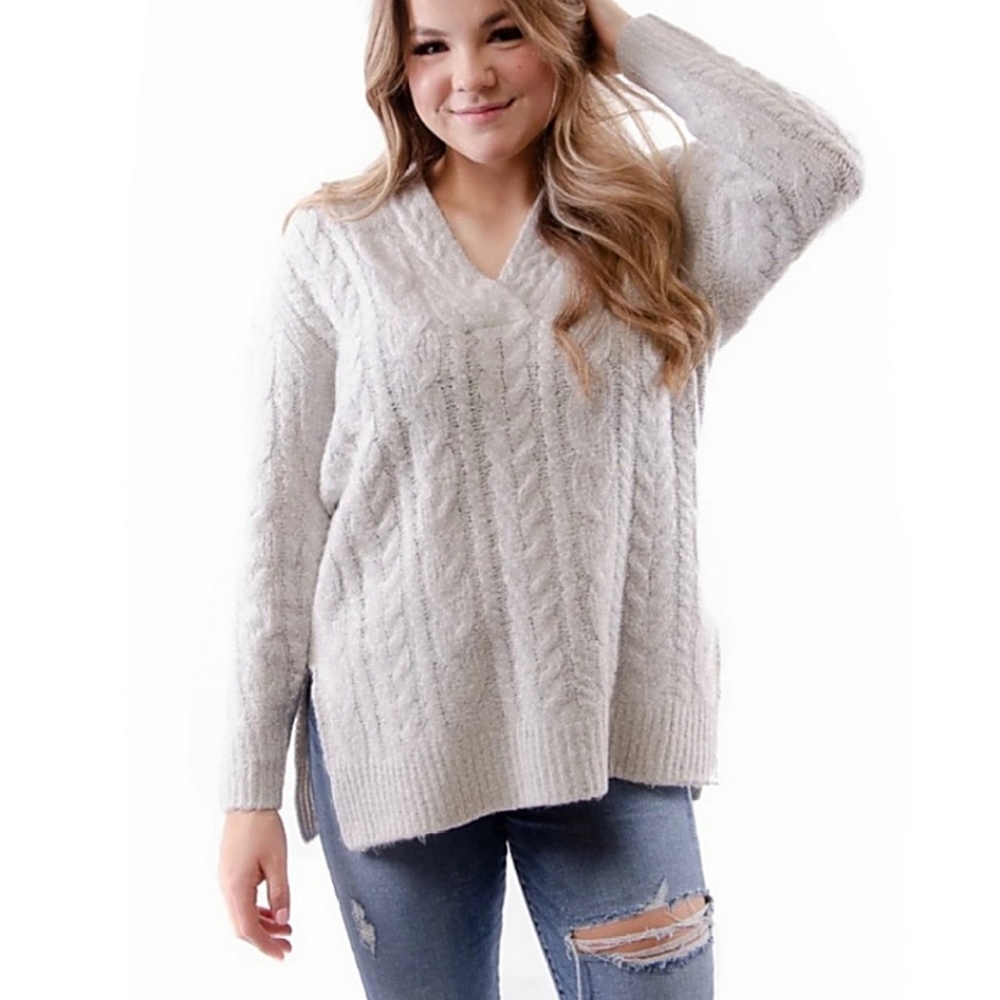 CLOTH by RDI V-Neck Grey Braided Pattern Cable Knit Sweater Womens Small S